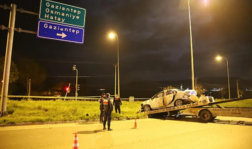 Kahramanmaraş’ta Tır ile Otomobil Çarpıştı: 1 Ölü, 3 Yaralı
