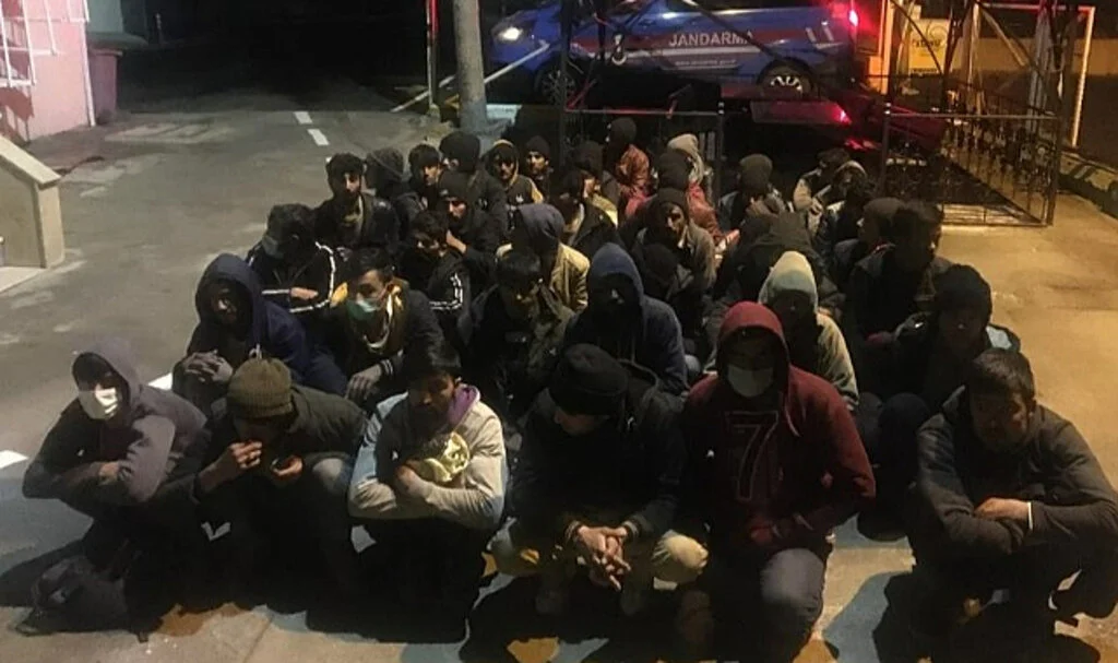 Kocaeli'de 25 Düzensiz Göçmen Yakalandı