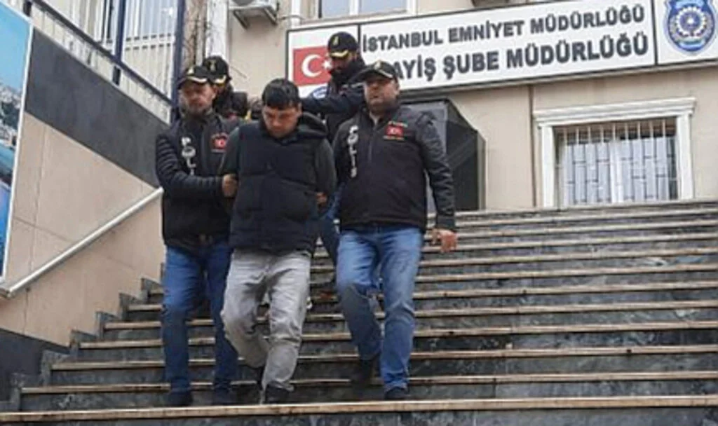 Korkunç Cinayet: 16 Yaşındaki Genç, Elleri ve Ayakları Bağlı Halde Ölü Bulundu
