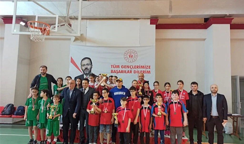 Küçükler Masa Tenisi Heyecanı Sona Erdi