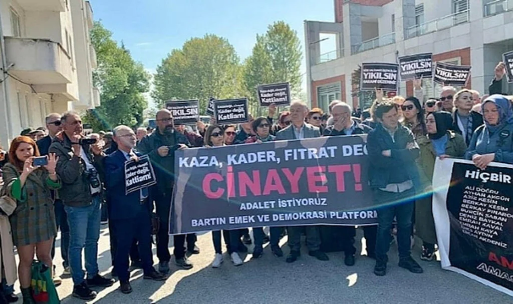 Madencilerin Davası İçin Mahkemeye Salon Yok, AK Parti’ye var!