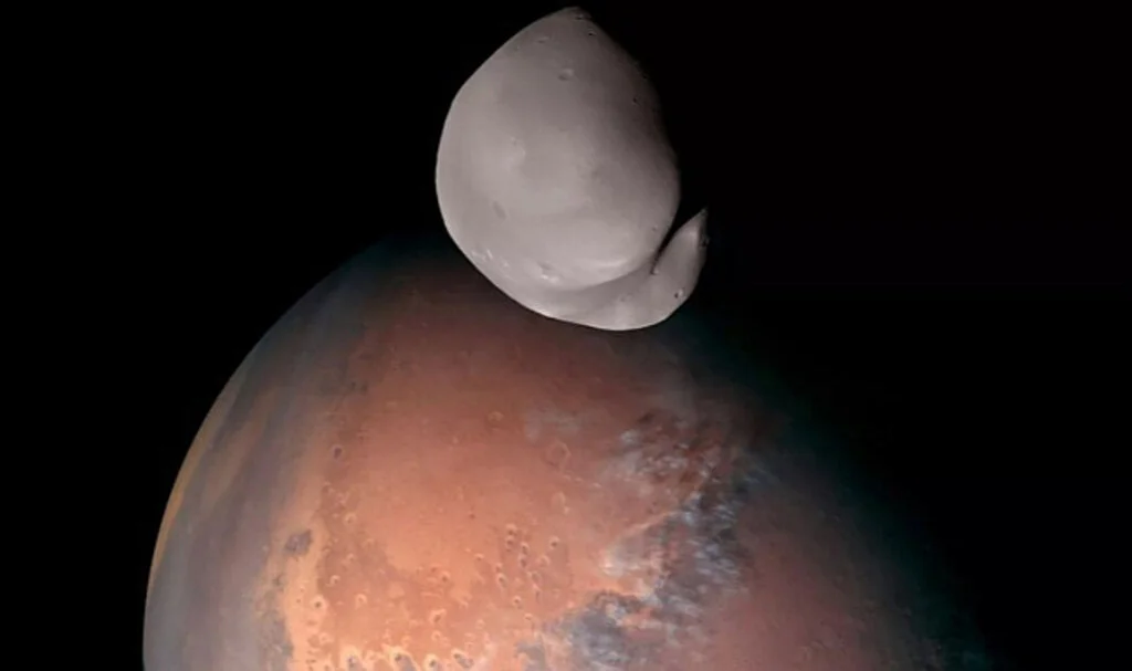 Mars'ın Uydusu Deimos'un En Net Görüntüleri Paylaşıldı