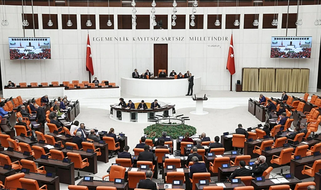 Meclis, Cumhuriyet Tarihinin En Uzun Yasama Dönemini Geride Bırakıyor