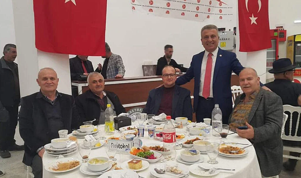 MHP Alaçam İlçe Teşkilatı İftar Programı Düzenledi