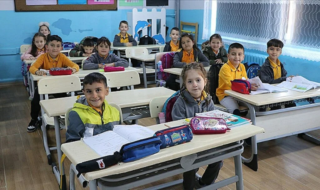 Okullarda Ara Tatil Sonrası İlk Ders Zili Çaldı