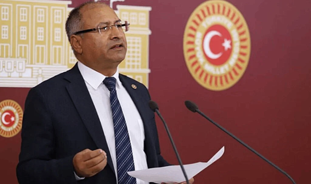 Özcan Purçu, CHP’den İstifa Etti