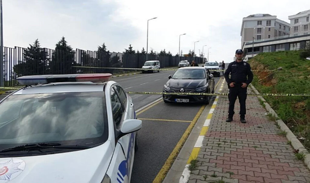 Pendik'te Otomobile Ateş Açıldı; 1 Ölü, 1 Yaralı