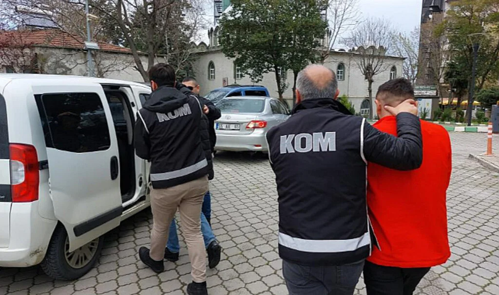 Samsun'da Bir Kişinin Silahla Yaralanmasına 3 Tutuklama
