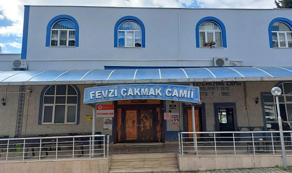 Samsun'da Camiden Bilgisayar Hırsızlığı