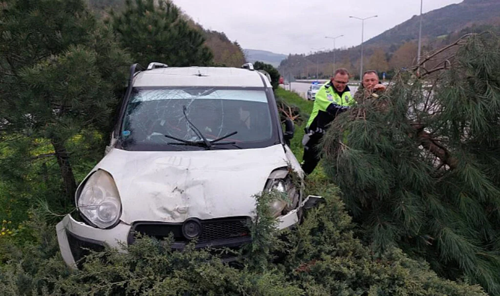 Samsun'da Doktor Dönüşü Kaza: 2 Yaralı