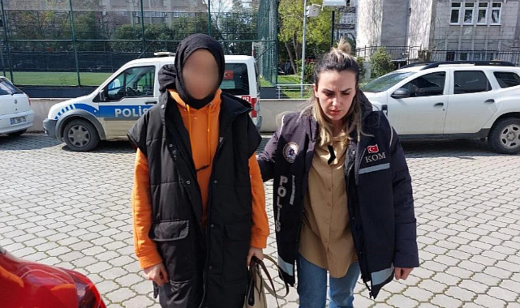 Samsun'da FETÖ'den Aranan Kadın Öğretmen Gözaltına Alındı