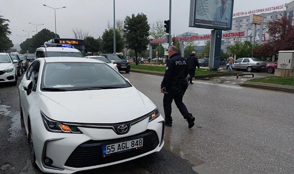 Samsun'da Hastane Önünde Trafik Kazası: 1 Yaralı