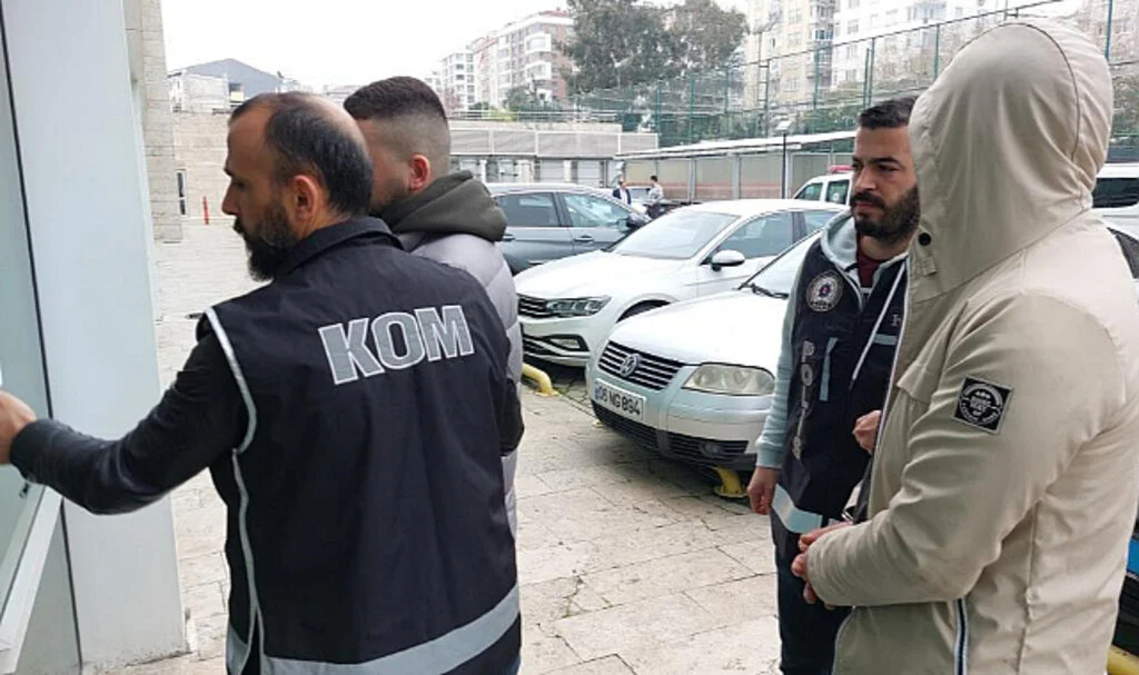 Samsun'da İnternetten Sahte Parayla Alışveriş Yapan 2 Kişiye Ev Hapsi