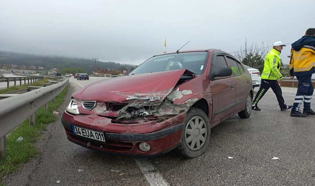 Samsun'da Kayan Otomobilden Kapıyı Açarak Kurtulmak İsteyen Kadın Düşerek Hayatını Kaybetti