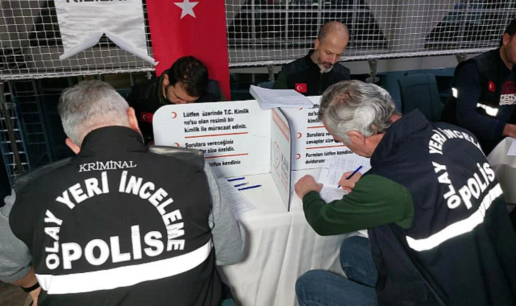 Samsun'da Polisler Kızılay'a Kan Bağışında Bulundu