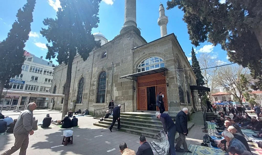 Samsun’da Ramazan’ın Son Cumasında da Camiler Doldu Taştı