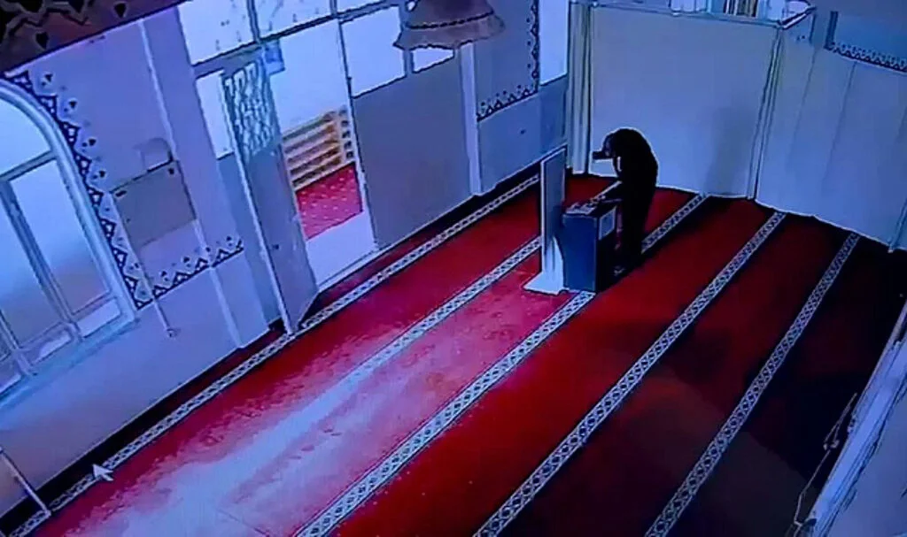 Samsun’da Sadaka Kutusundan Hırsızlık