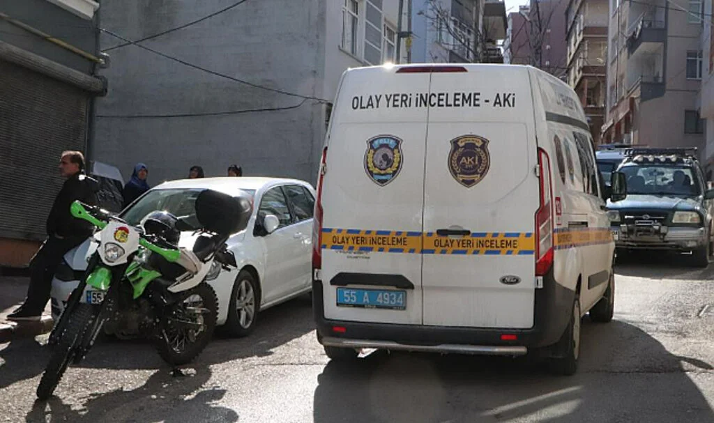 Samsun'da Tabanca ile Şakalaşma Kanlı Bitti: 1'i Ağır 2 Yaralı