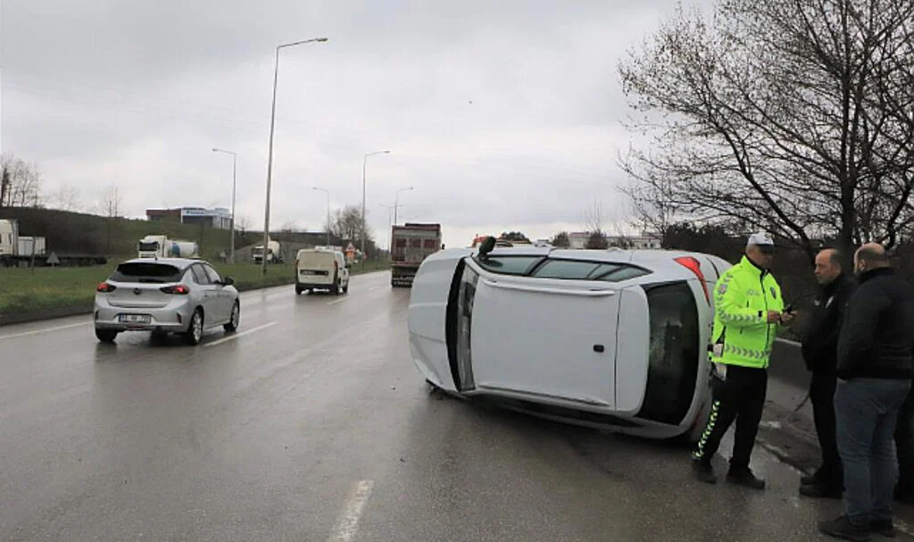 Samsun'da Trafik Kazası: 3 Yaralı