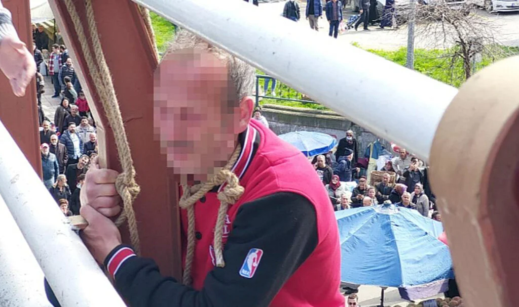 Samsun'da Üst Geçitte İntihara Kalkıştı