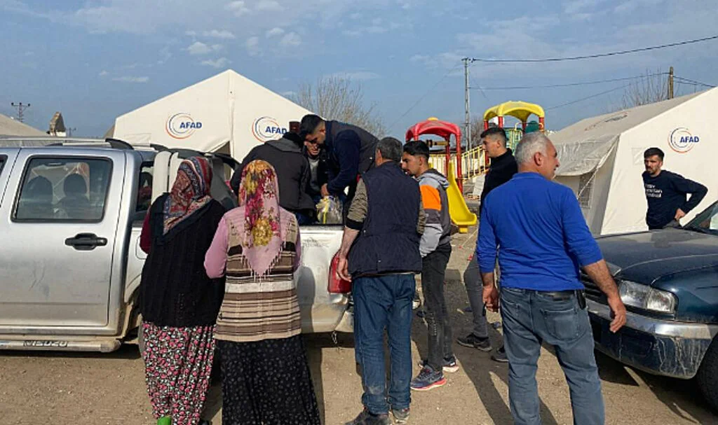 Samsun'dan Deprem Bölgesine Meyve Sebze Desteği 