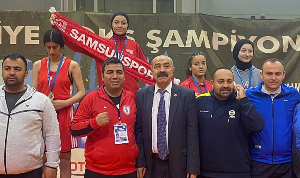 Samsunsporlu Boksörler Ringin Tozunu Attı