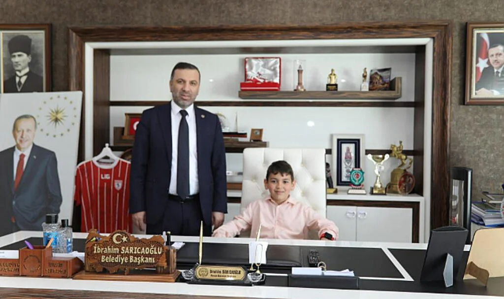 Sarıcaoğlu Koltuğu Öğrencilere Devretti