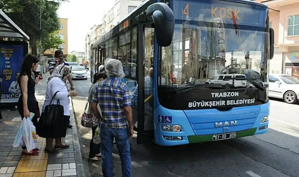 Savcı Otobüste Tartıştığı Gazeteciyi Evinden Aldırdı