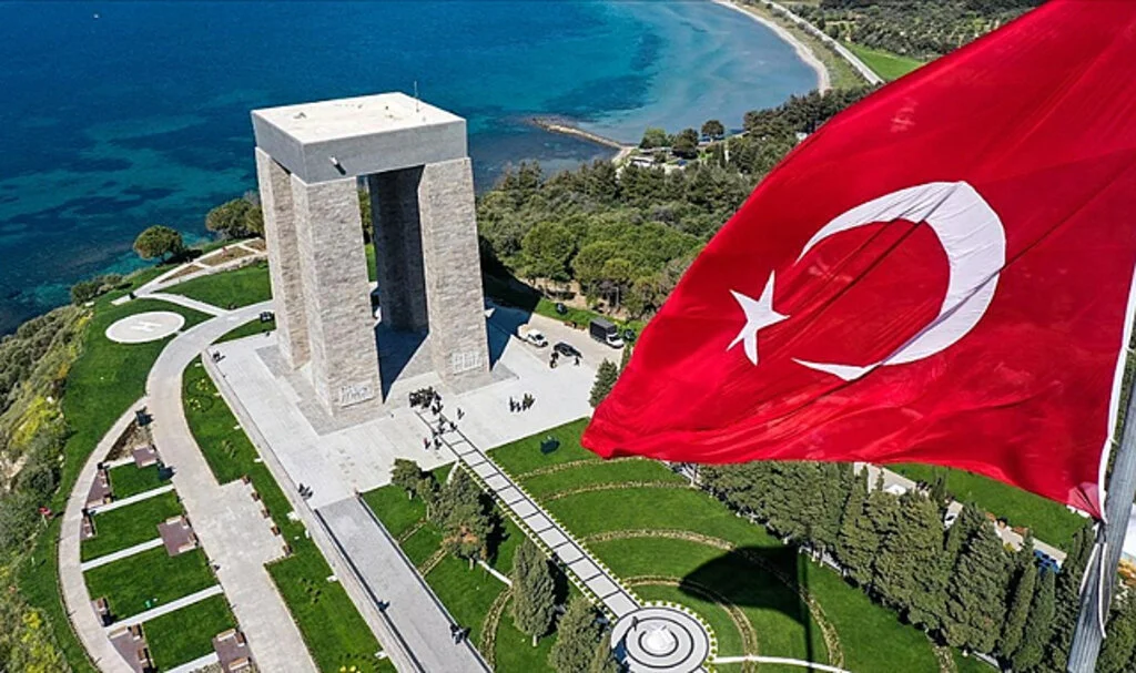 Şehitler Abidesi'nde Çanakkale Kara Savaşları'nın 108'inci Yılı Dolayısıyla Tören Düzenlendi
