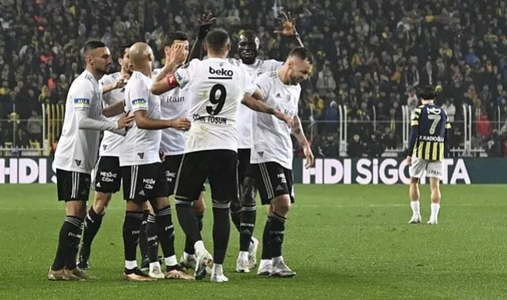 Son Dakika! Fenerbahçe: 2 – Beşiktaş: 4 (Maç Sonucu)