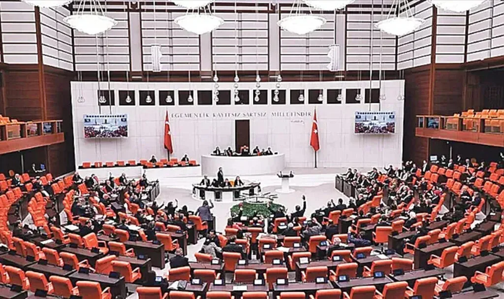 TBMM'de 27. Dönem Sona Erdi! 600 Vekille Başladı 577'ye Düştü