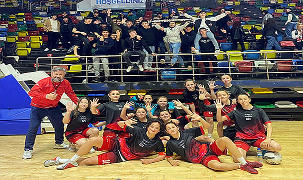 Temsilcilerimiz Futsal Grup Maçlarında 4'te 4 Yaptı
