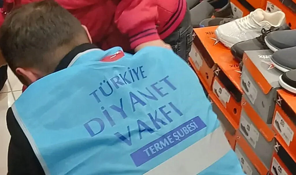 Terme İlçe Müftülüğü'nden çocuklara bayram desteği
