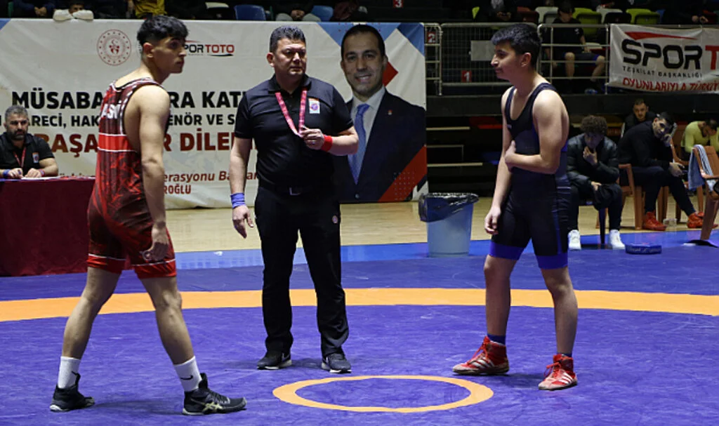 U17 Serbest Güreş Şampiyonası Başladı
