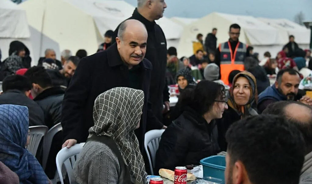 Vali Dağlı Deprem Bölgesinden Kente Döndü; 'Samsunlularla Gurur Duyuyorum'