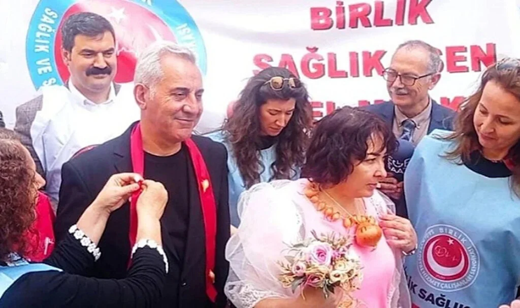 Yeni Evlenen Memur Çifte Altın Yerine Soğan Takıldı