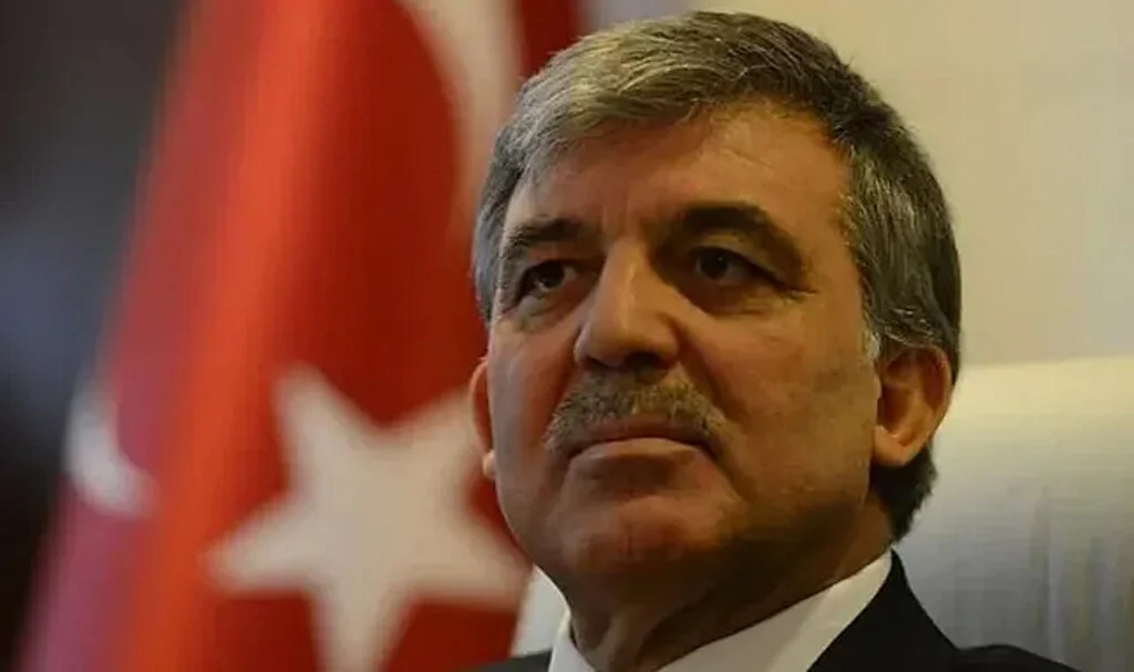 Abdullah Gül'den Cumhurbaşkanı Erdoğan'a Kutlama