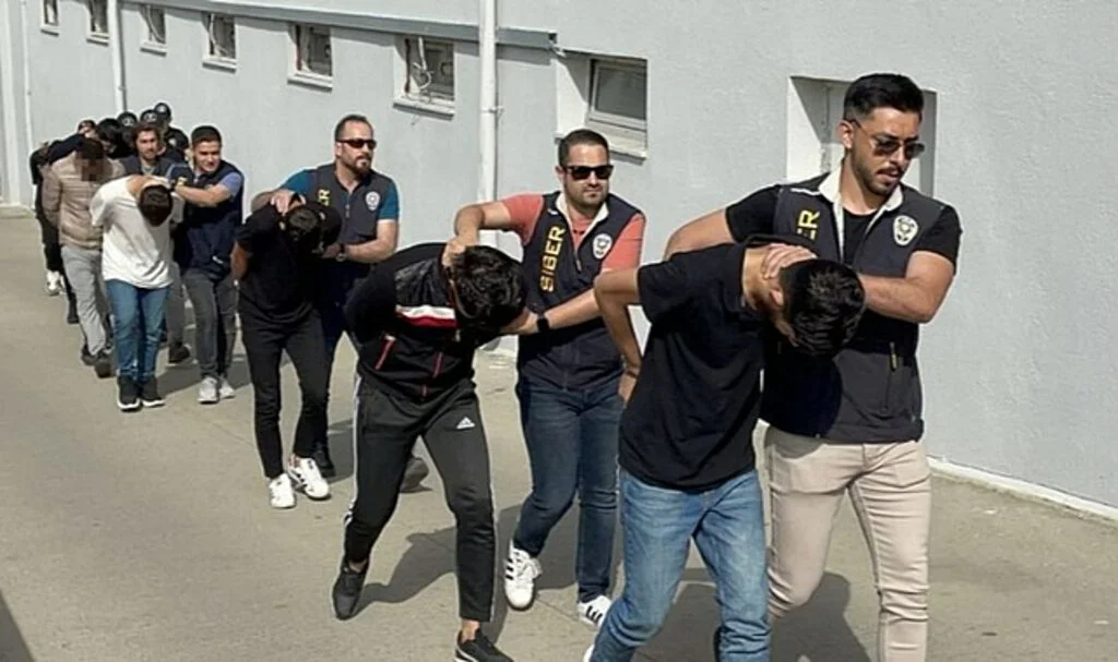 Adana Merkezli Sahte İlanla Dolandırıcılık Soruşturmasında 6 Zanlı Tutuklandı