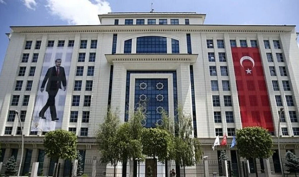 AK Parti İstanbul İl Başkanlığı balkon konuşması için hazırlanıyor