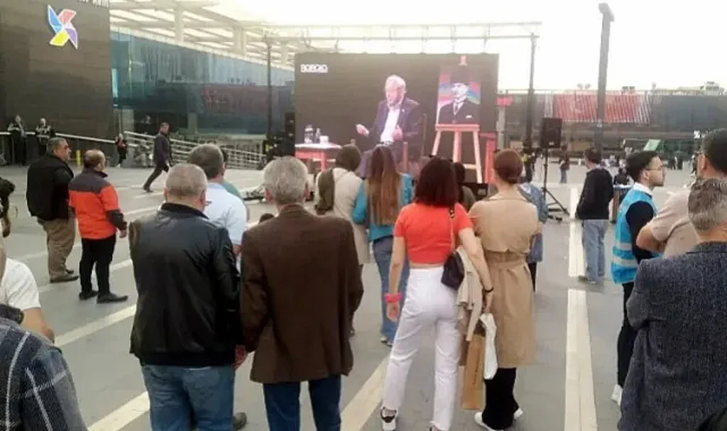 AK Parti Talep Etti, CHP’ye Led Ekran Yasağı Getirildi