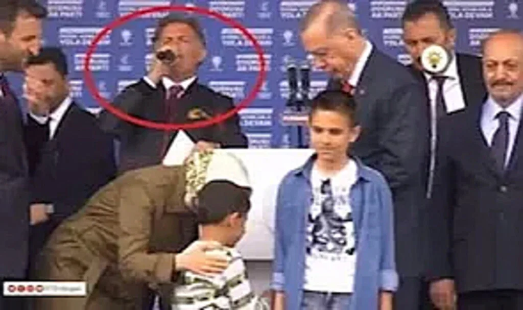 Anonsçusundan Mitingde Şok İnce Sözleri