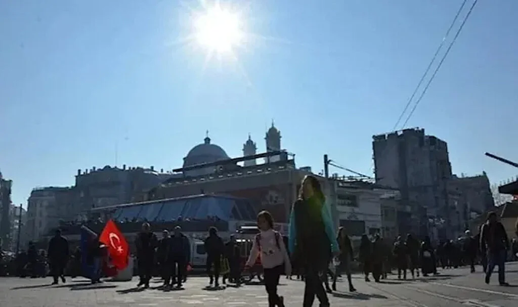 Bahar İçin Birkaç Gün Kaldı! 30 Dereceye Dayanacak…