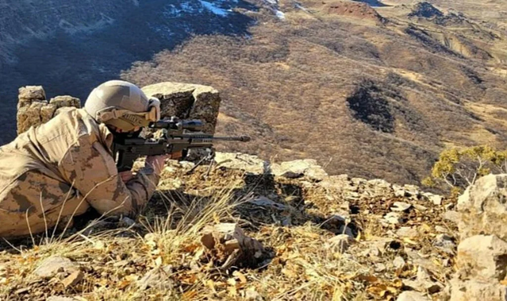 Bakan Akar Duyurdu! 5 Terörist Etkisiz Hale Getirildi
