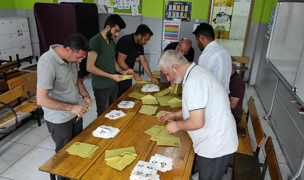 Bakan Bozdağ'ın Oy Kullandığı Sandıkta Erdoğan Kazandı