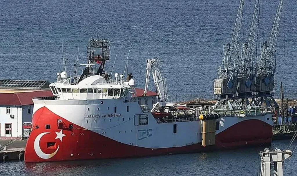 Barbaros Hayreddin Paşa Gemisi Doğu Karadeniz'de Petrol Arıyor