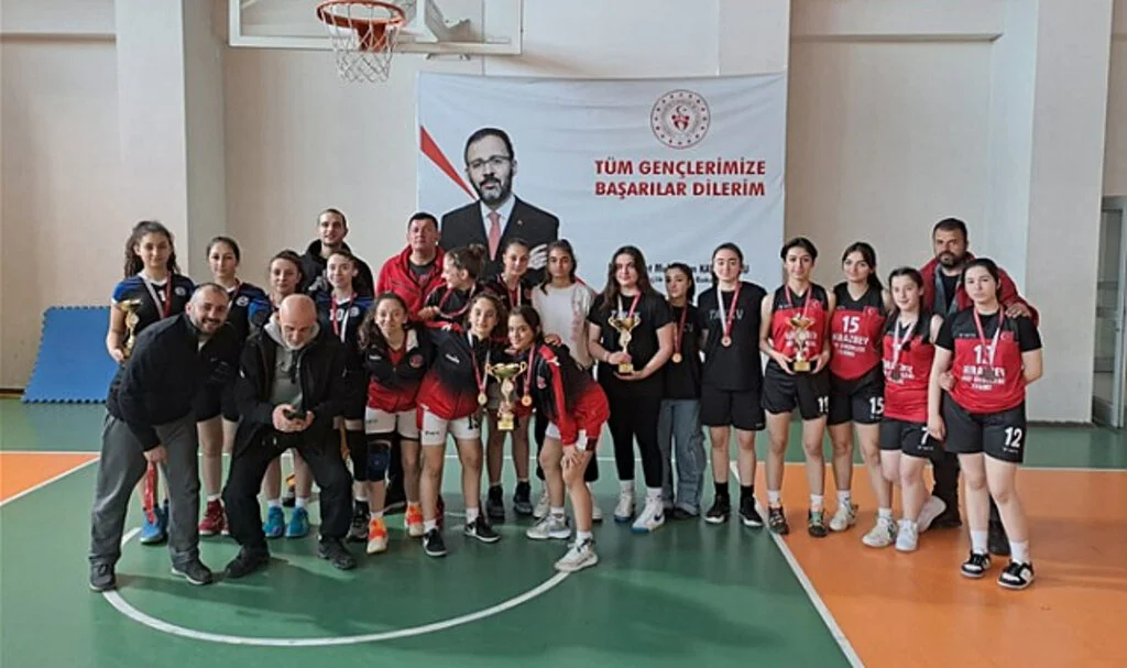 Basketbolda Kupalar Sahibini Buldu
