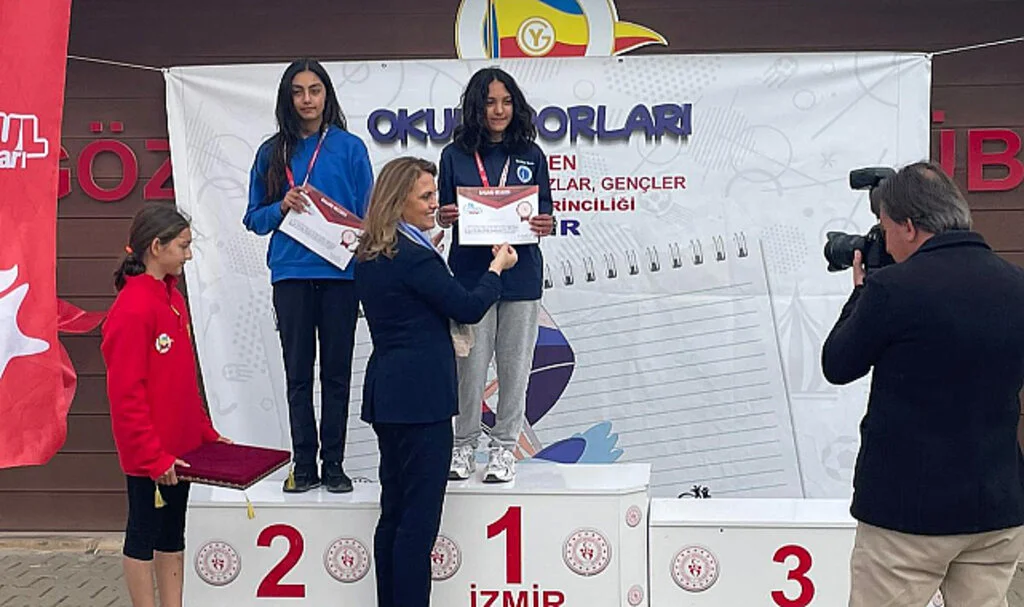 Bilge Su Özakar yelkende gururumuz oldu