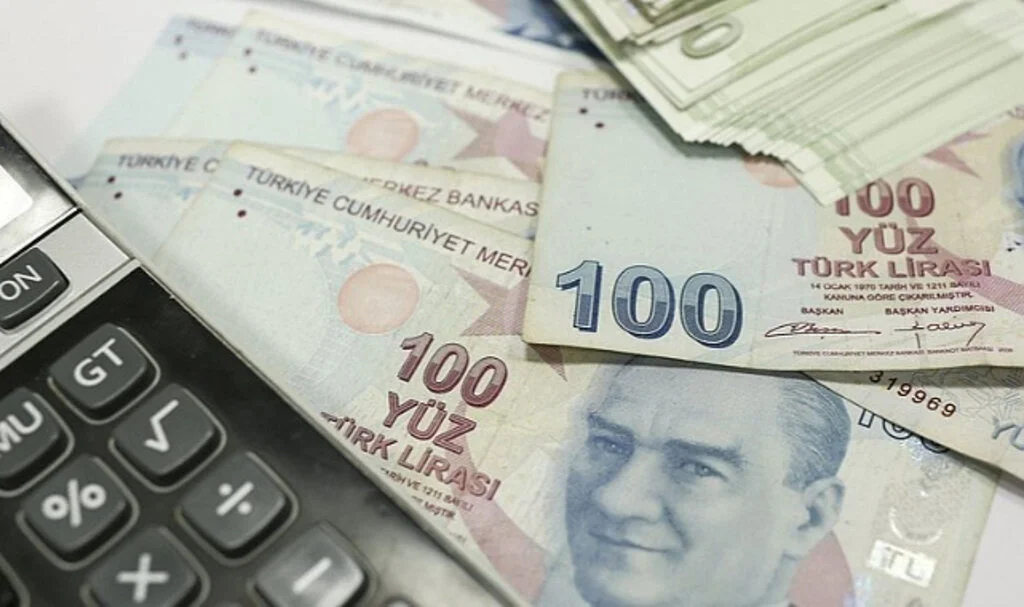 Bütçe nisanda 132.5 milyar TL açık verdi