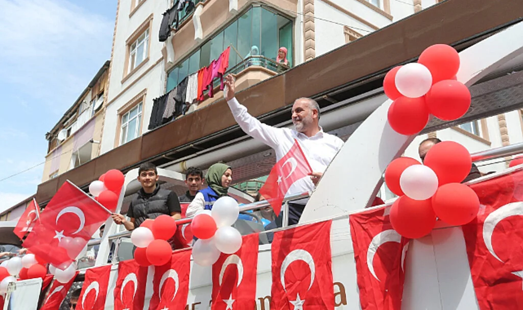 Canik Belediye Başkanı İbrahim Sandıkçı: 'Gençler için durmayacağız'