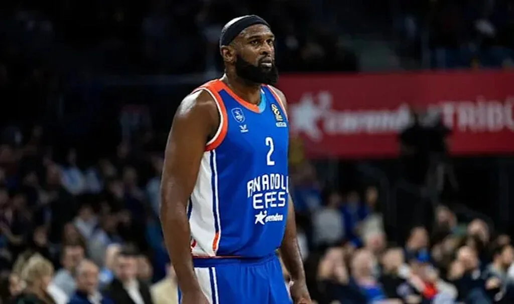 Chris Singleton Kalp Krizi Geçirdi! Anadolu Efes’ten Açıklama